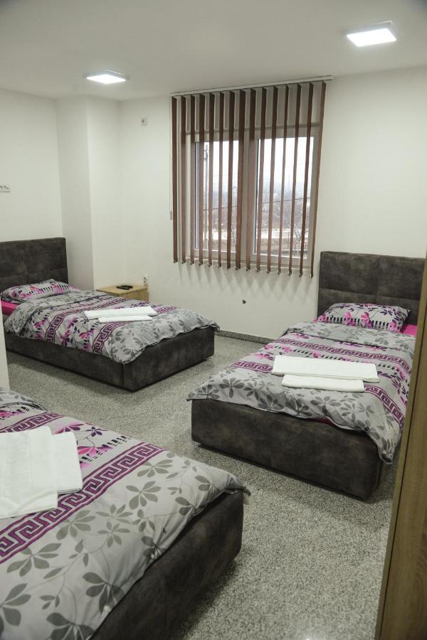 Binta Hostel فرانيي المظهر الخارجي الصورة