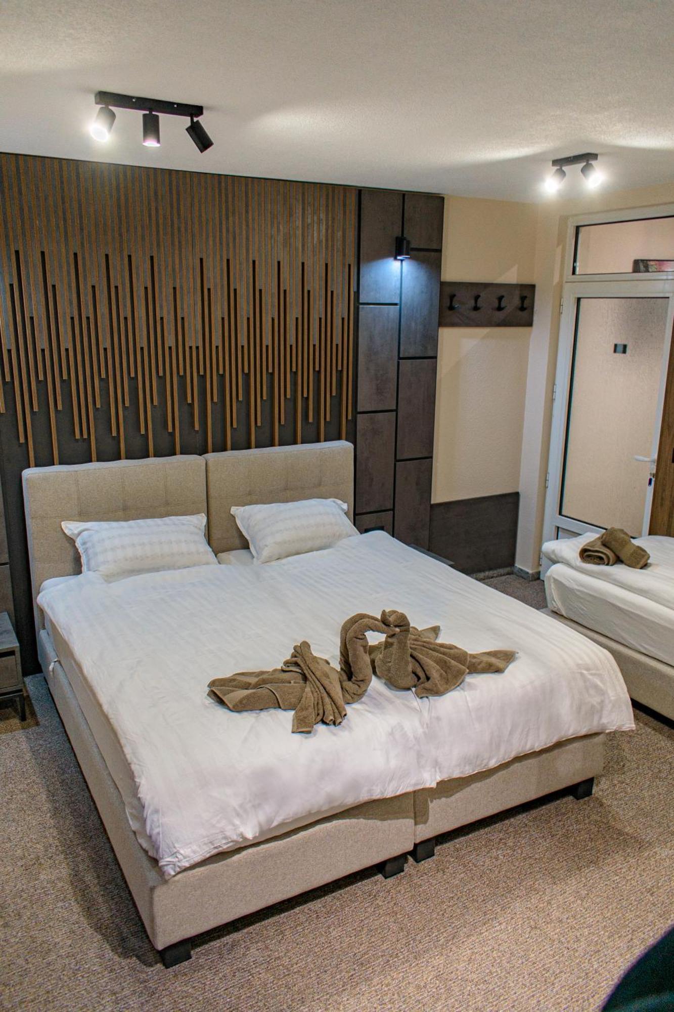 Binta Hostel فرانيي المظهر الخارجي الصورة