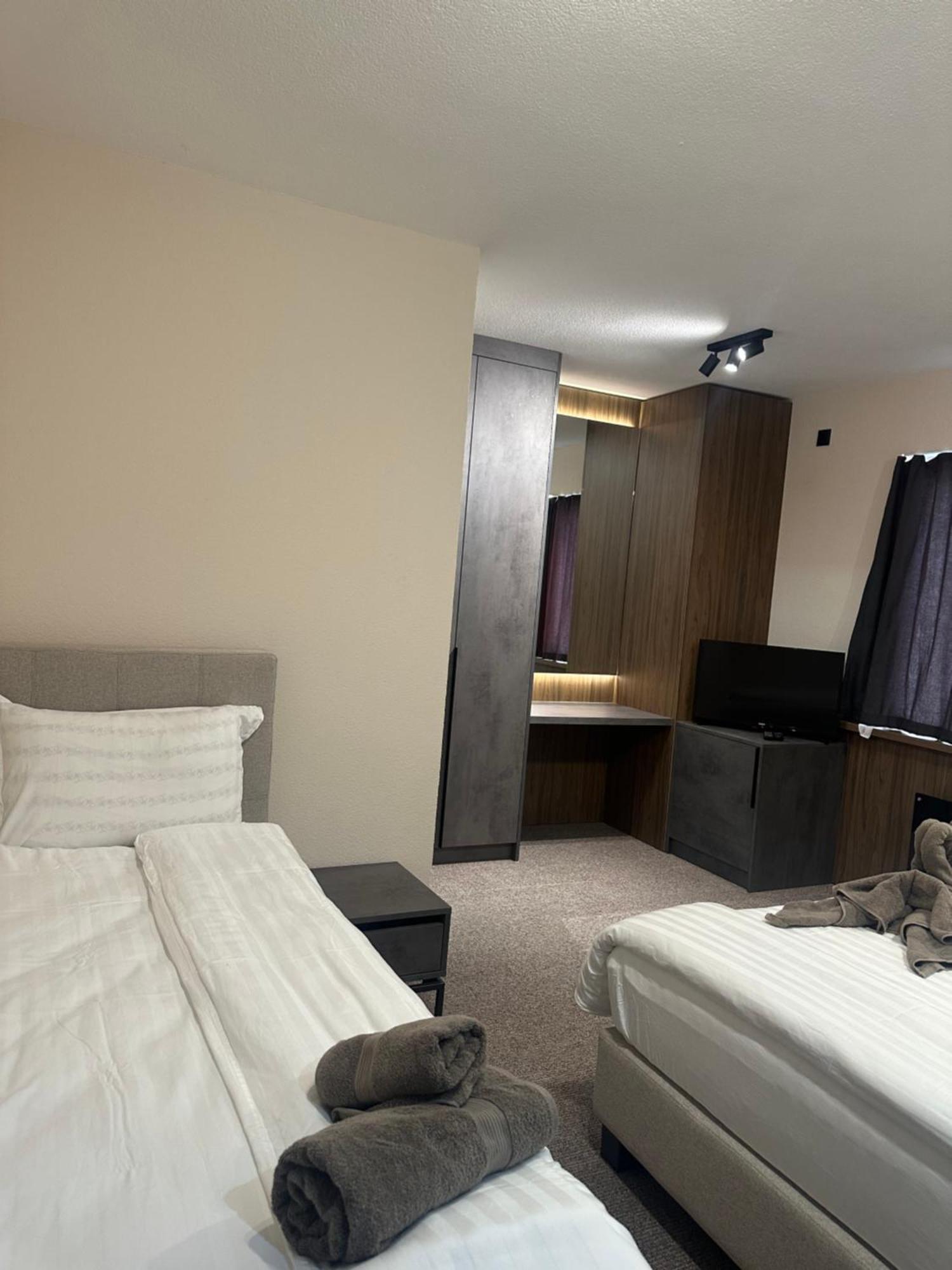 Binta Hostel فرانيي المظهر الخارجي الصورة