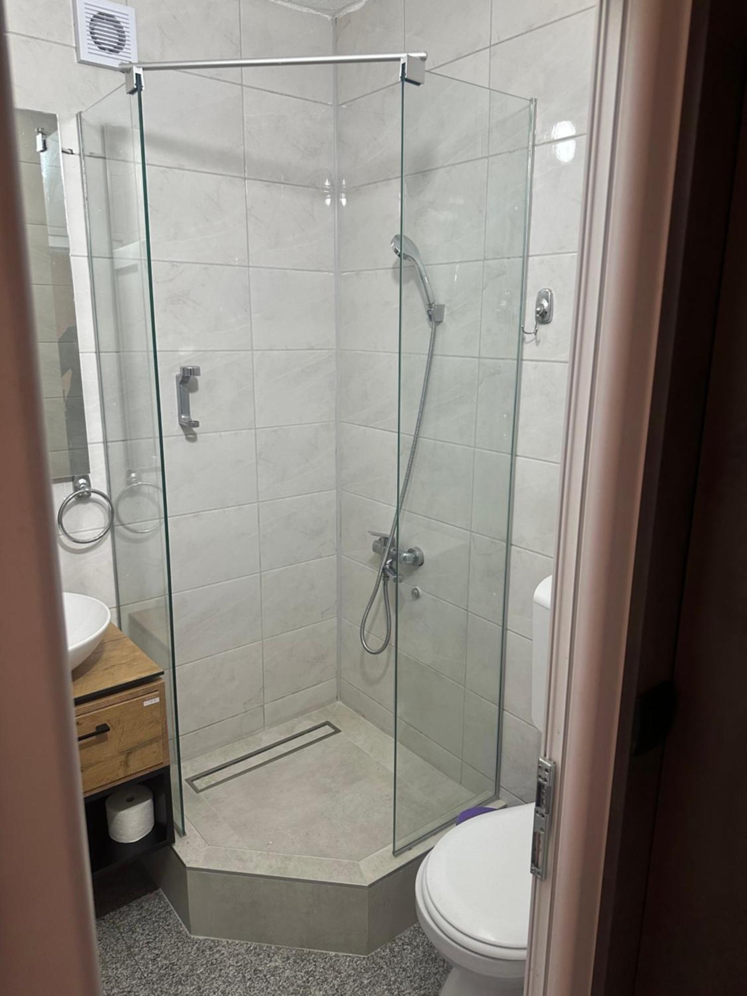 Binta Hostel فرانيي المظهر الخارجي الصورة